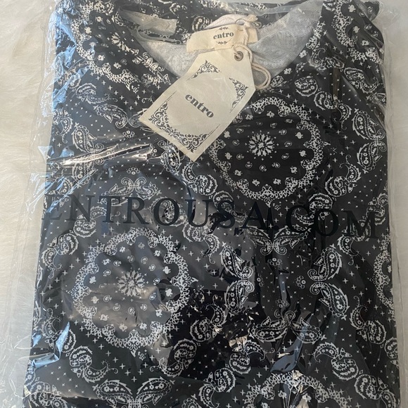 Short sleeve top with laced sleeve detail - Picture 2 of 5